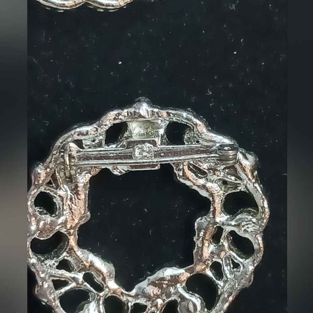 Vintage Rhinestone Brooch Lot, Round , 1.5 Inch, 2 Inches - Picture 9 of 9
